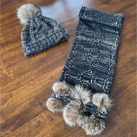 Matching Harricana Hat and Scarf with Fur - Picture 6 of 11